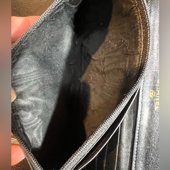 🚫SOLD🚫CHANNEL CLUTCH 3Way💥BE ON TREND BUT NOT BROKE💥Big Savings💰EUC GORG💥 - Picture 11 of 16